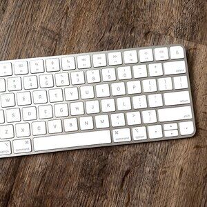 Apple Magic Keyboard wireless